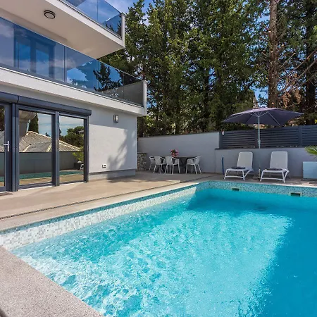 500 Meter Zum Sandstrand Mit Pool * Crikvenica