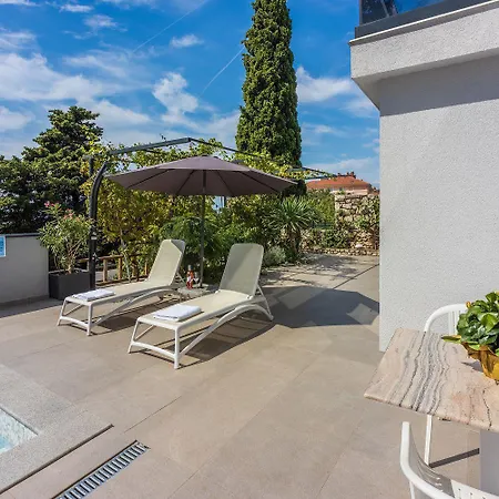 500 Meter Zum Sandstrand Mit Pool Crikvenica