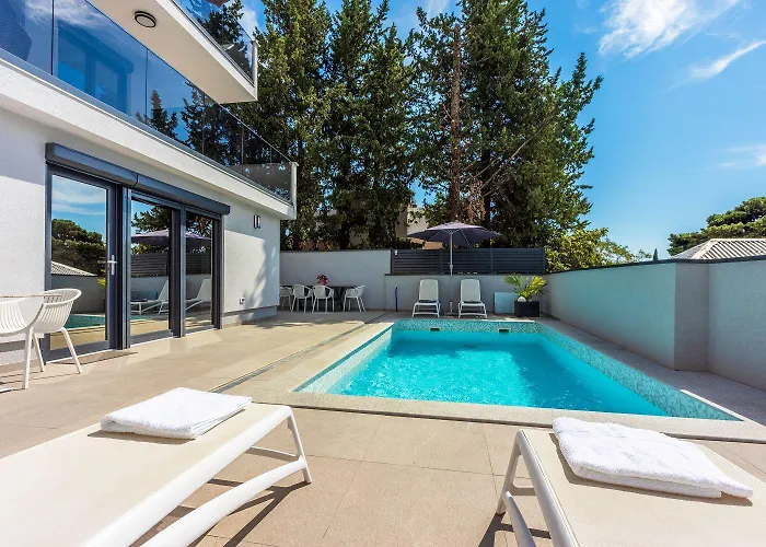 500 Meter Zum Sandstrand Mit Pool Crikvenica